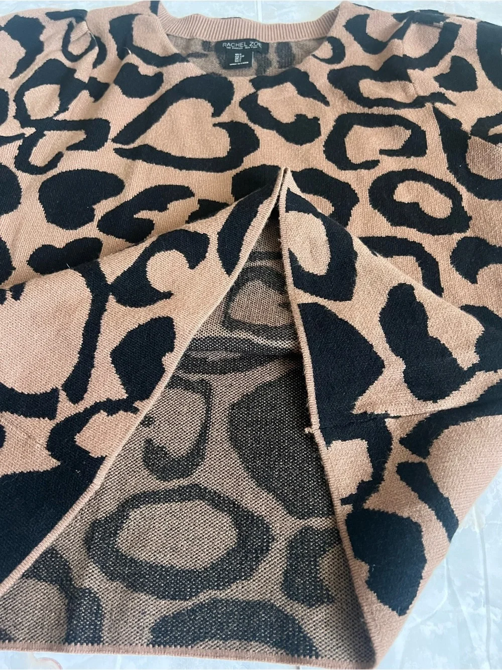 Rachel Zoe Heart Shape Romantic Leopard Print Pattern Long Sleeve  Sweater Sm